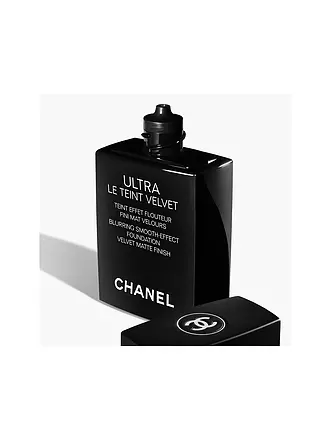 CHANEL | FOUNDATION MIT WEICHZEICHNEREFFEKT. SAMTIG-MATTES FINISH. 30ML | camel