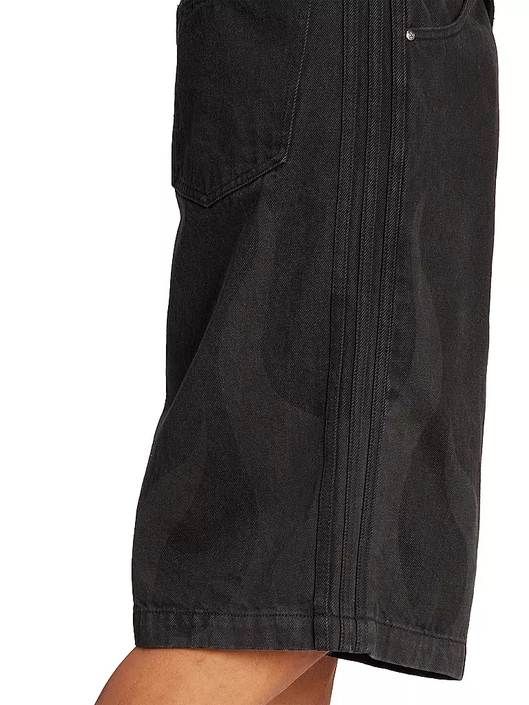 ADIDAS | Jeansshorts | schwarz