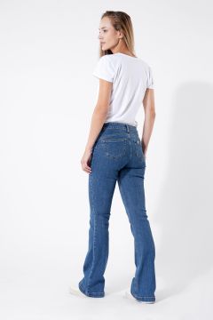 kastneroehler-Damen-Jeans-Fit-Guide-Bootleg-2.jpg