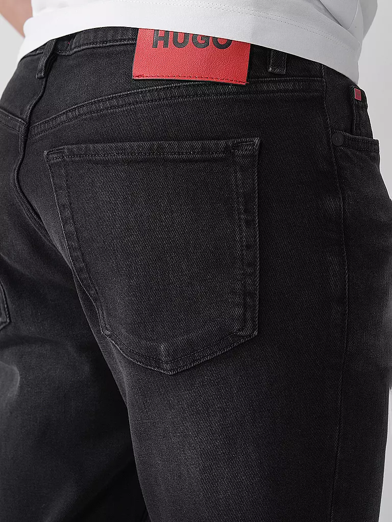 HUGO | Jeans Tapered Fit | schwarz