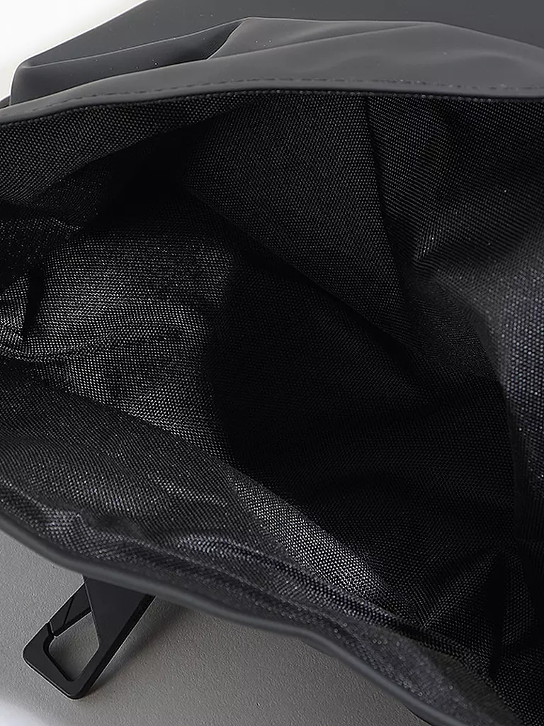 RAINS | Rucksack ROLLTOP W3 | schwarz